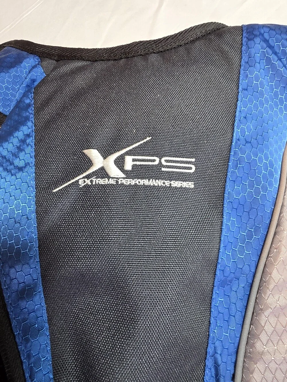 Bass Pro XPS Xtreme Performance Series 1.5 Liter Hydration Backpack Like New